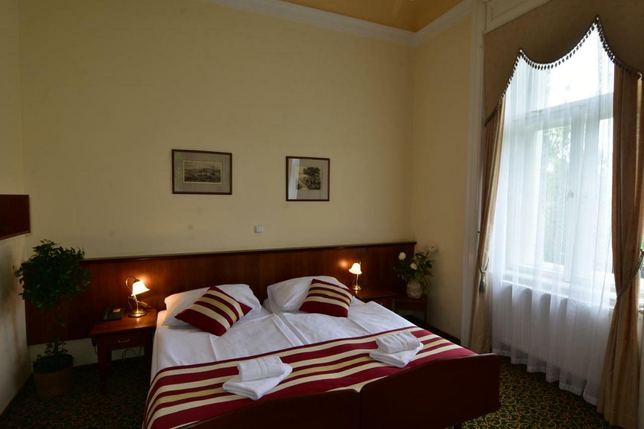 Sant Georg Garni Hotel Mariánské Lázně Exterior foto